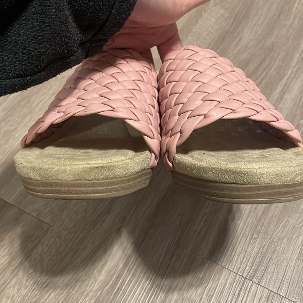 Pierre Dumas Women’s Morgen Sandal Heels Size 11 Pink Thick Heel Quilted Strap